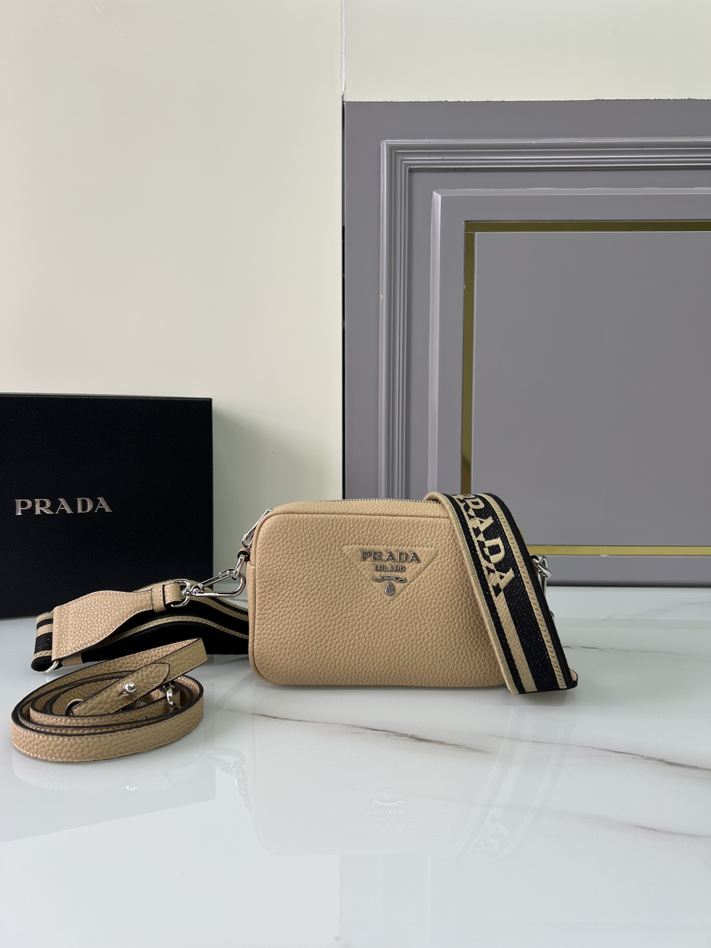 handbags prada 1BH192 19*12*6 - vstockx