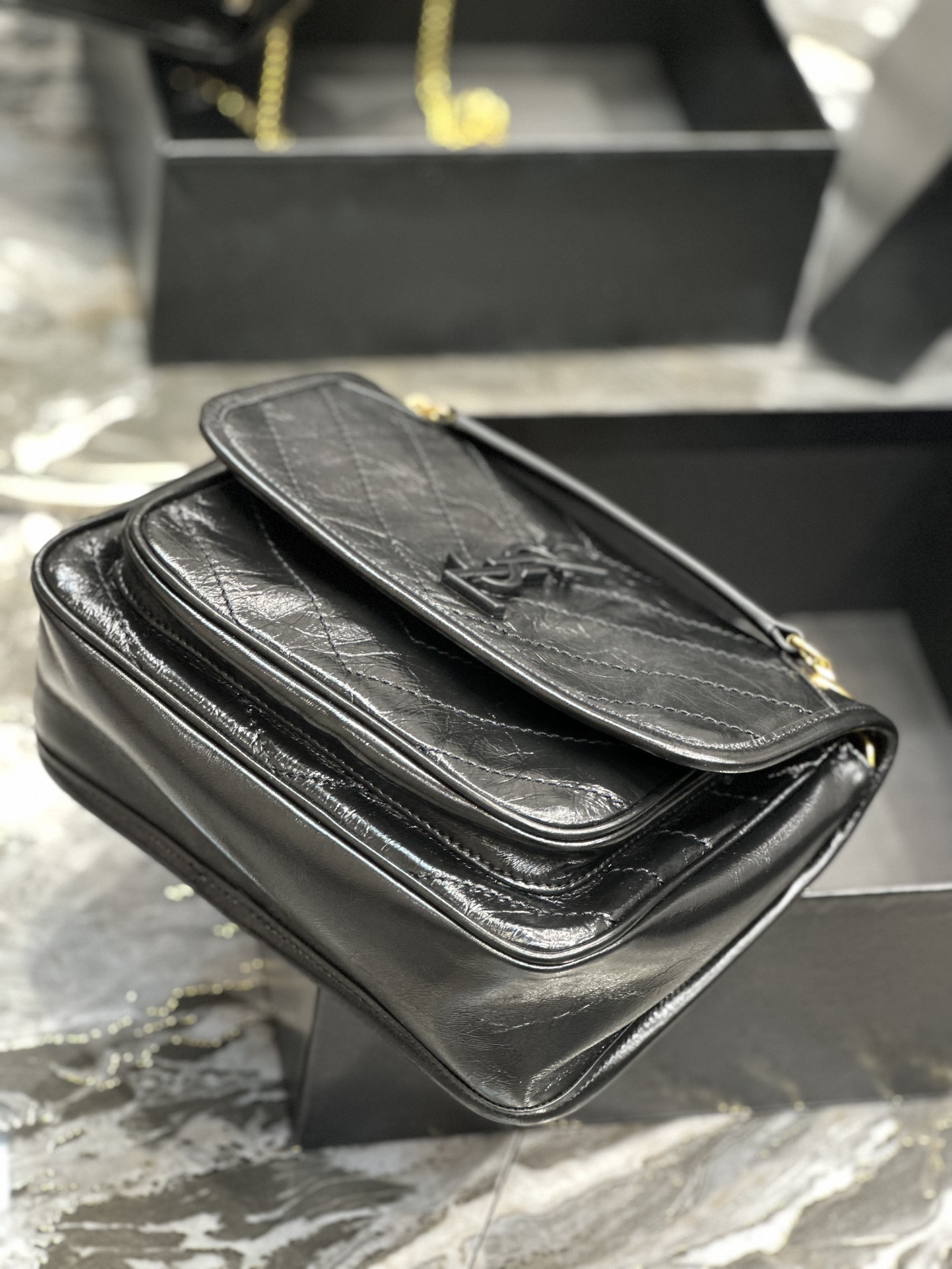 Handbags SAINT LAURENT 633151 size 22  16.5  12 cm - vstockx