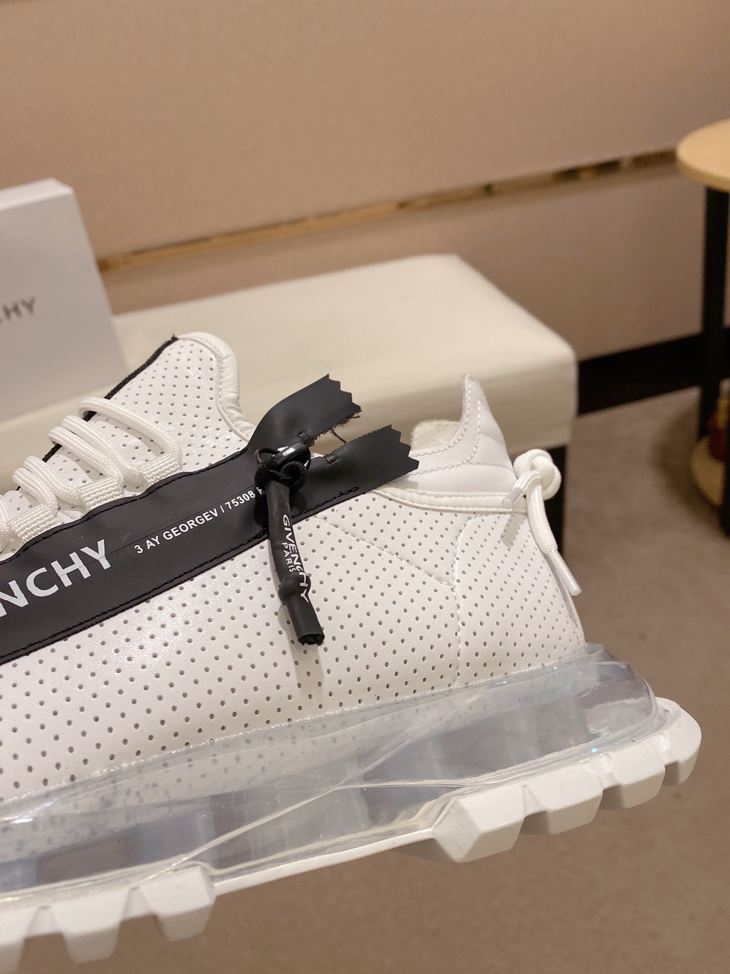 Givenchy Spectre Zip Sneakers 4 - vstockx