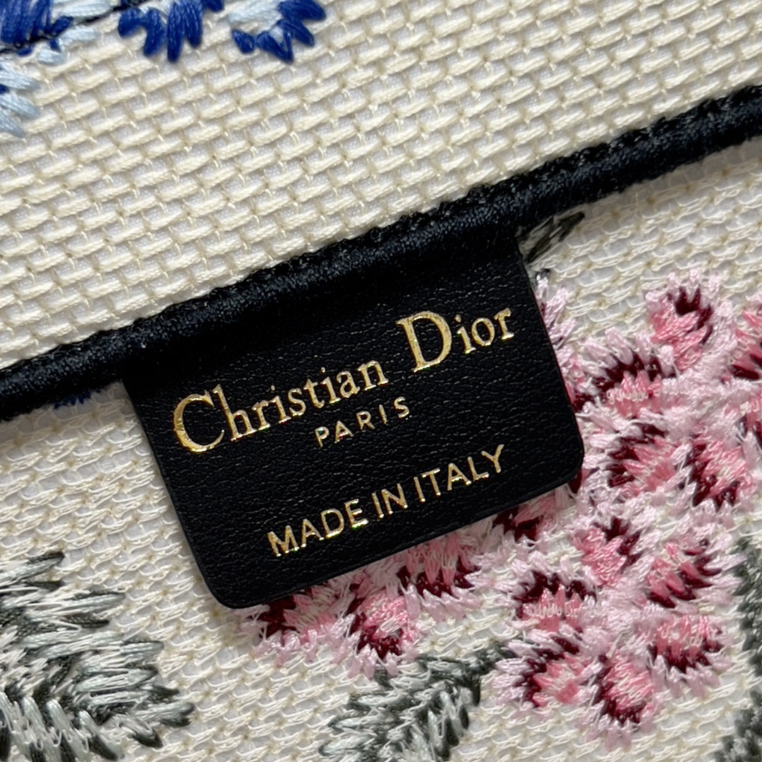 Handbag Dior 1286 size 42  35  18.5 cm - vstockx