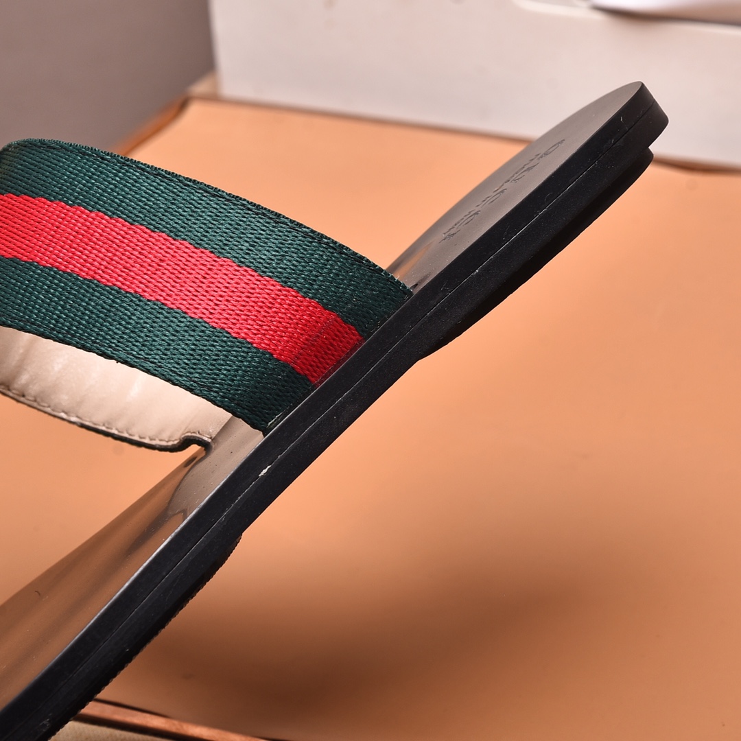 Gucci Slippers 6 - vstockx