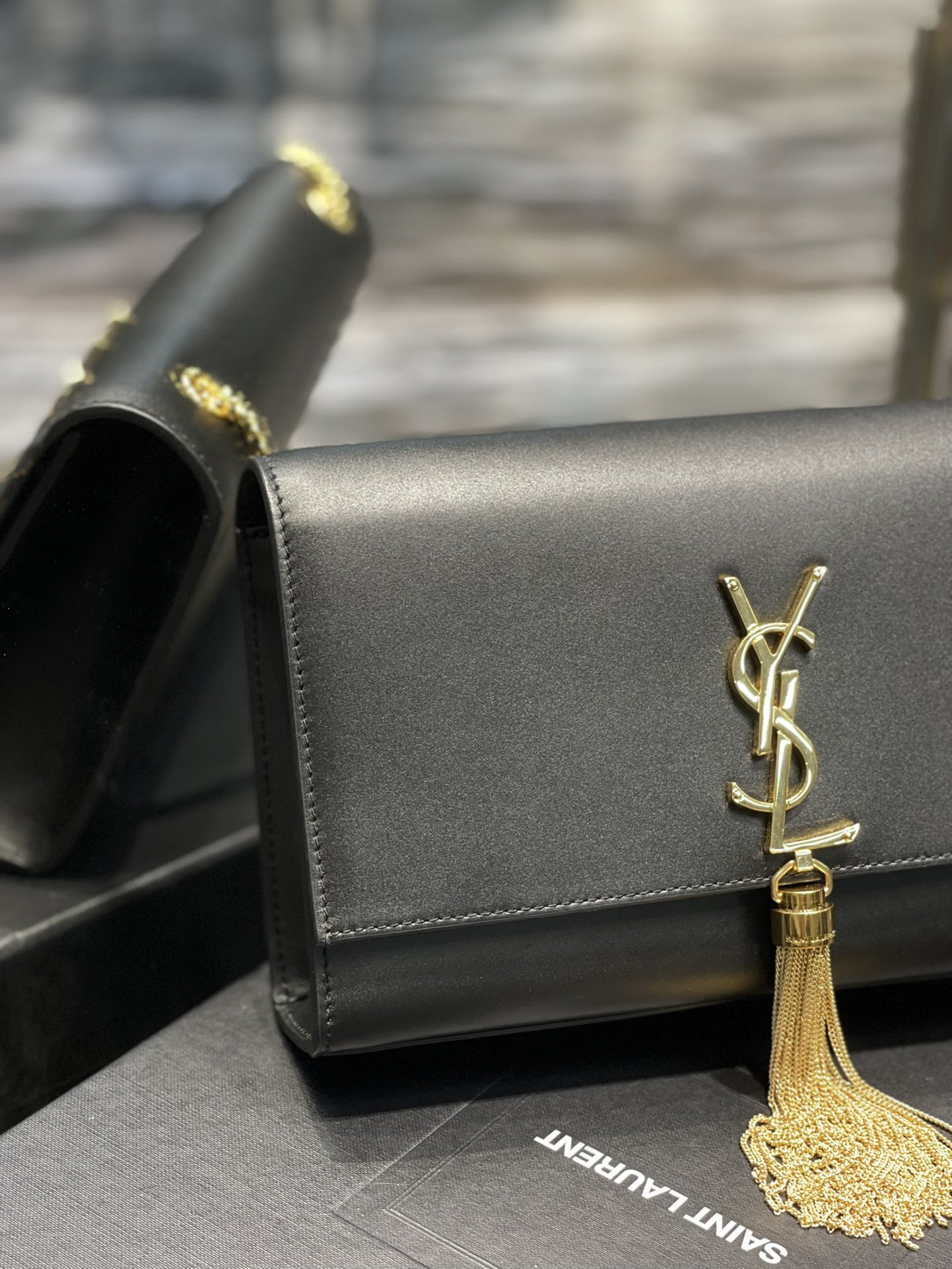 Handbags SAINT LAURENT 354119 size 24x14.5x5 cm - vstockx