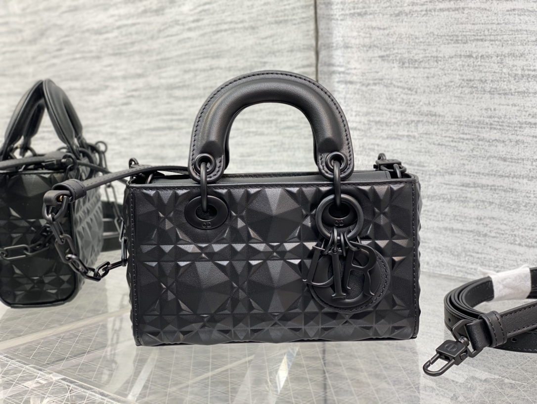 Handbag Dior size 16*5.5*10 cm - vstockx