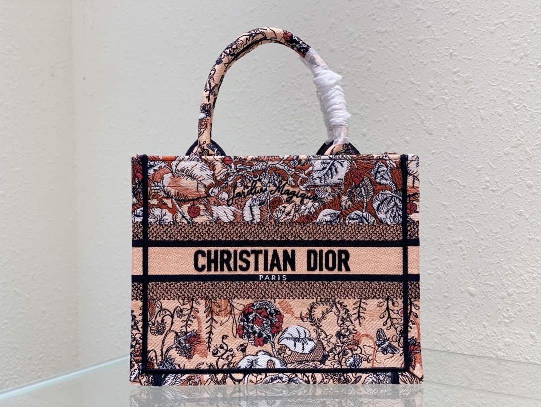 Handbag Dior 8002 size 26.5x 21x 14 cm - vstockx