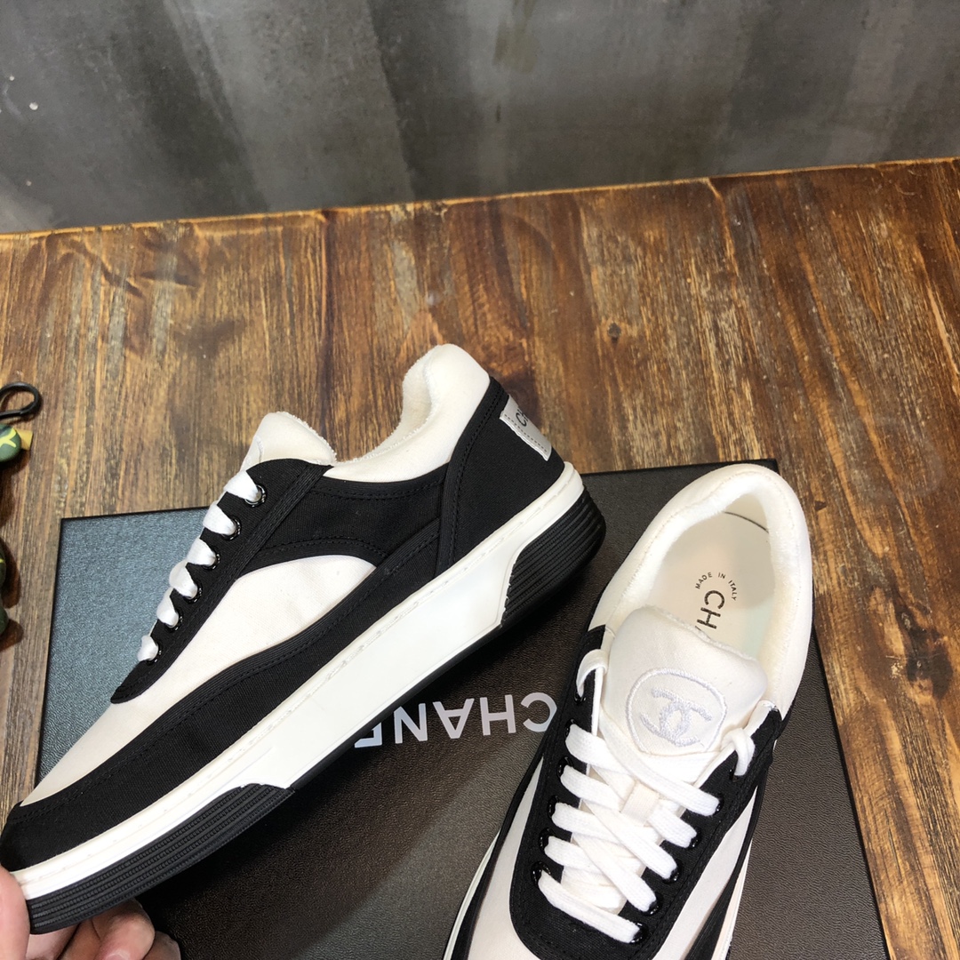 Chanel Fabric & Suede Calfskin Low Top Sneaker 25 - vstockx