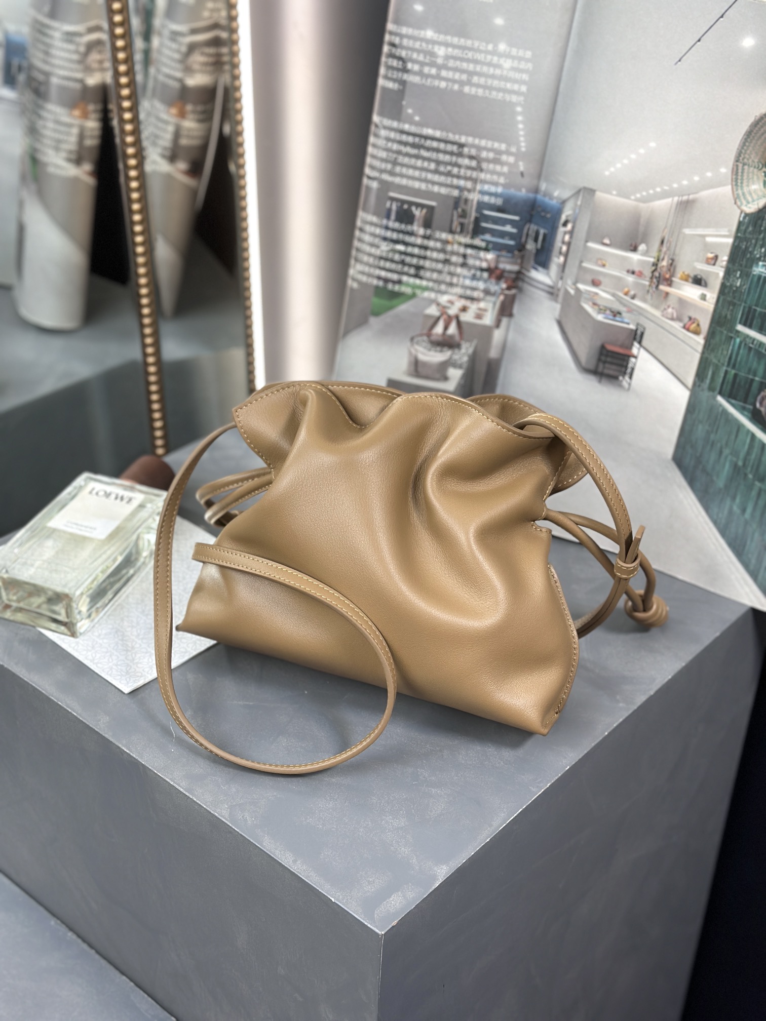 Handbags LOEWE mini flamenco clutch size:22.5-18-9 cm - vstockx