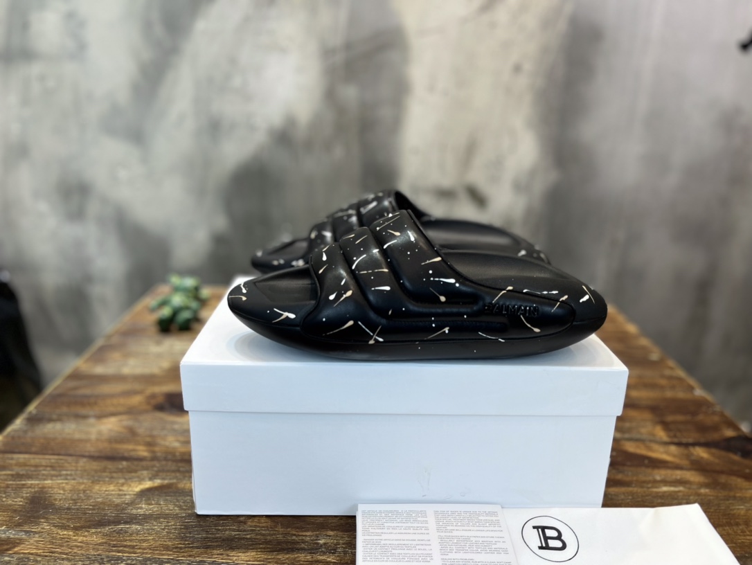 Balmain Quilted leather B-IT mules 1 - vstockx
