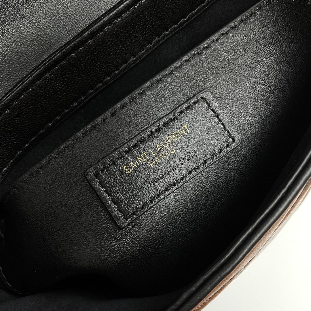 Handbags SAINT LAURENT 698567 size 24  18  5.5 cm - vstockx