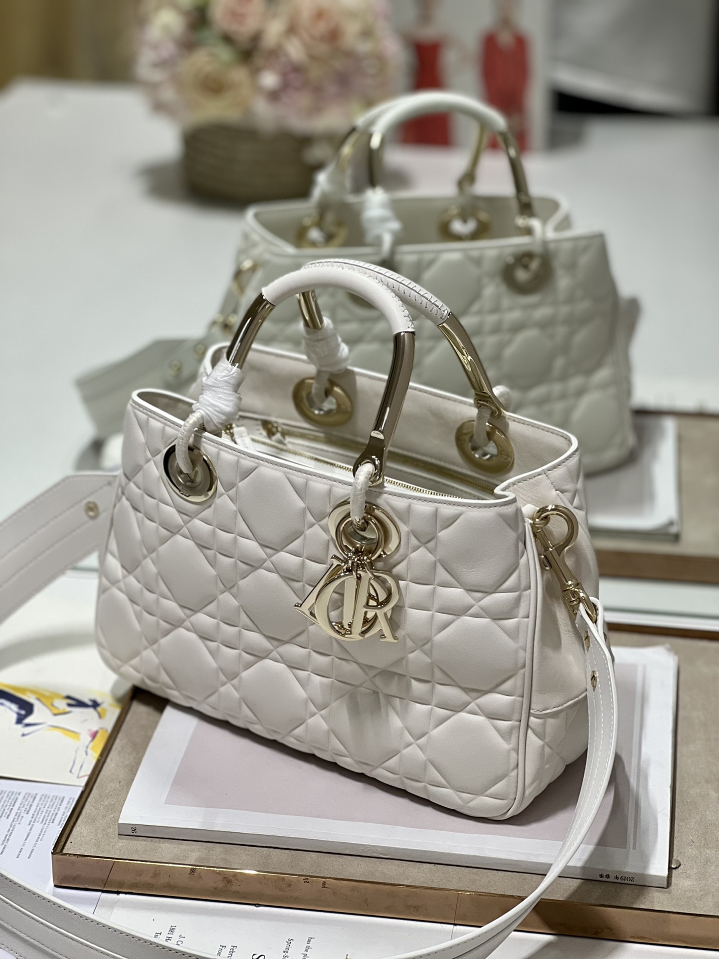 Handbag Dior 1202 size 31  31  11 cm - vstockx