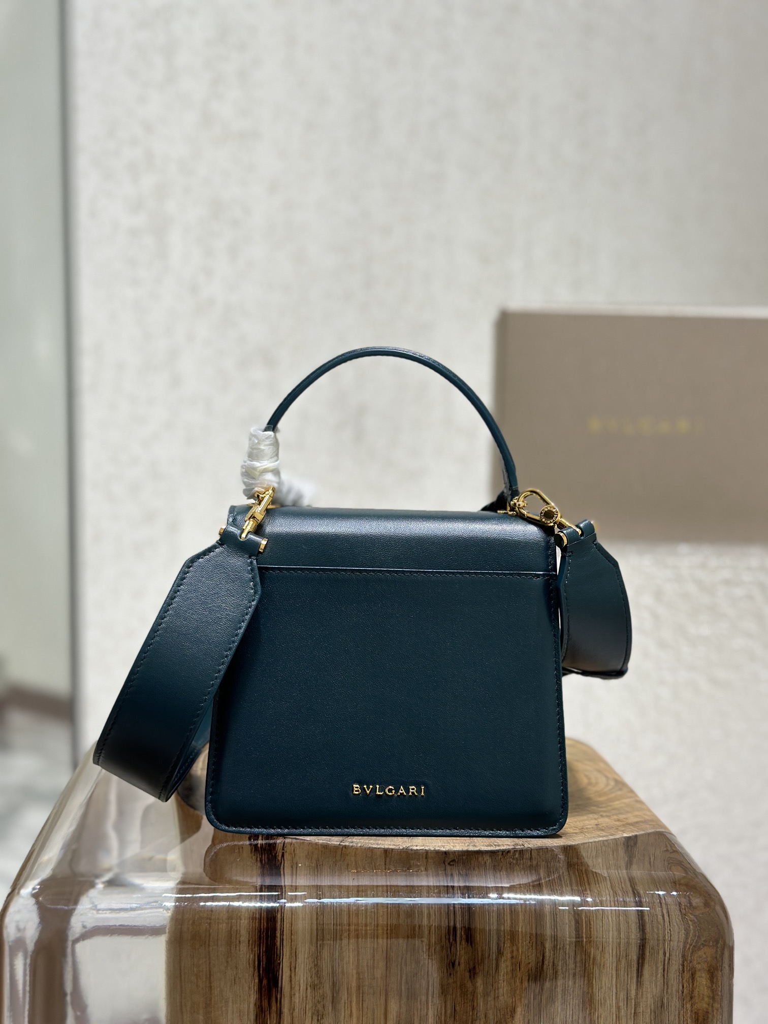 Handbags Bvlgari 290762 size:18*15*9.5 cm - vstockx