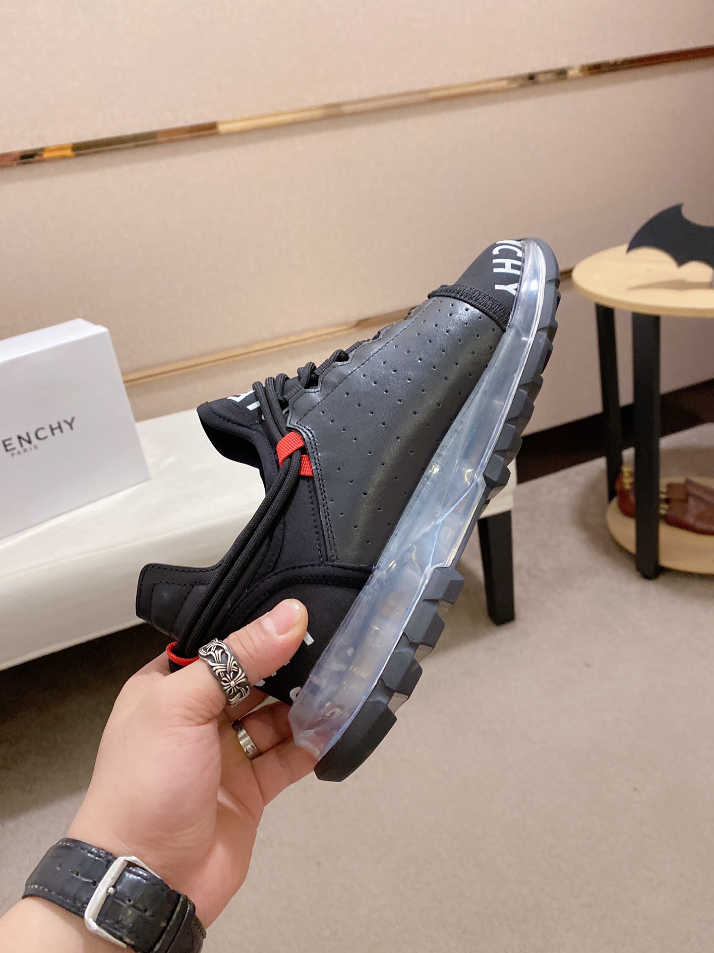 Givenchy Spectre Zip Sneakers 10 - vstockx