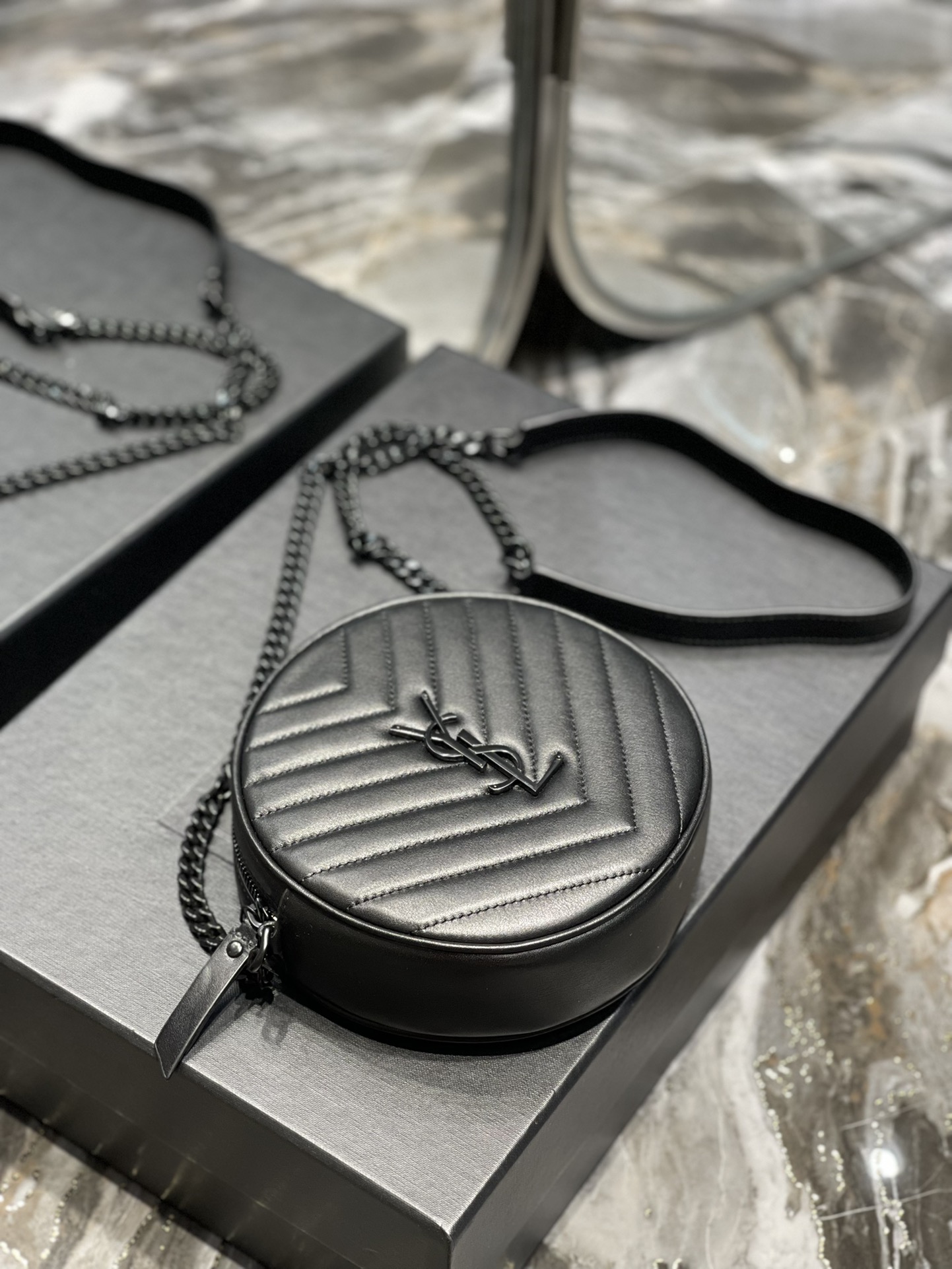 Handbags SAINT LAURENT 610436 size 17x17x5.5 cm - vstockx