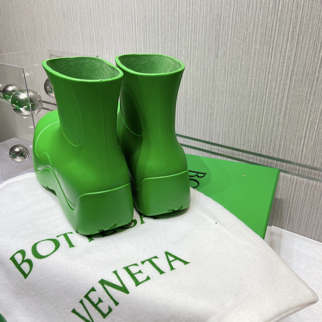 Bottega Veneta Boots 18 - vstockx