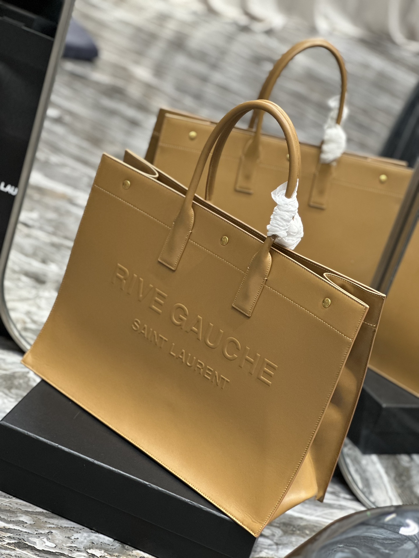 Handbags SAINT LAURENT 509415 size 48x36x16 cm - vstockx