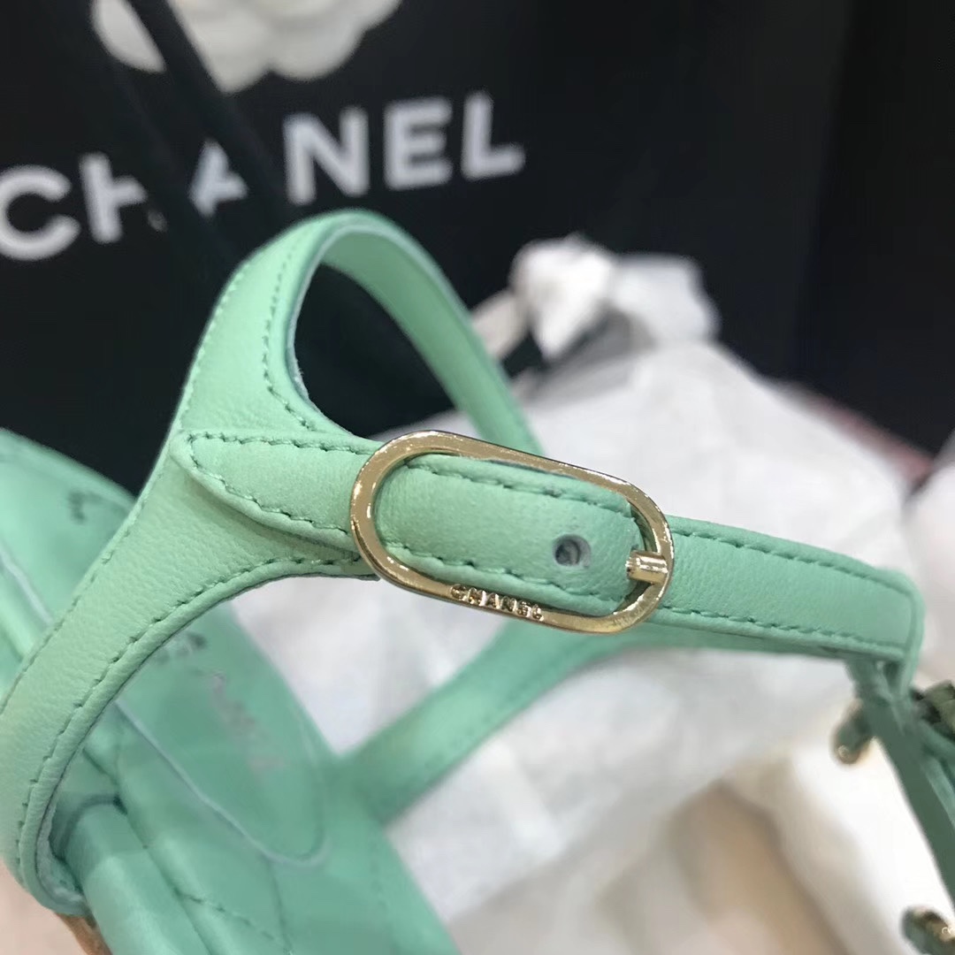 Chanel Slides 47 - vstockx