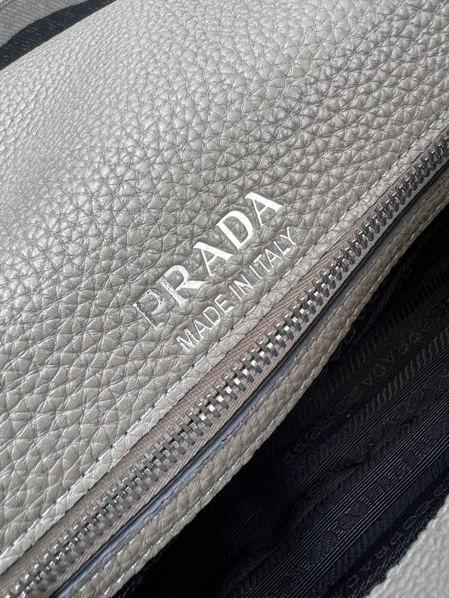 handbags prada 1BD314 23*18*9 - vstockx