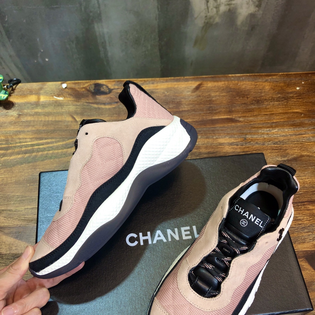 Chanel Fabric & Suede Calfskin Low Top Sneaker 20 - vstockx