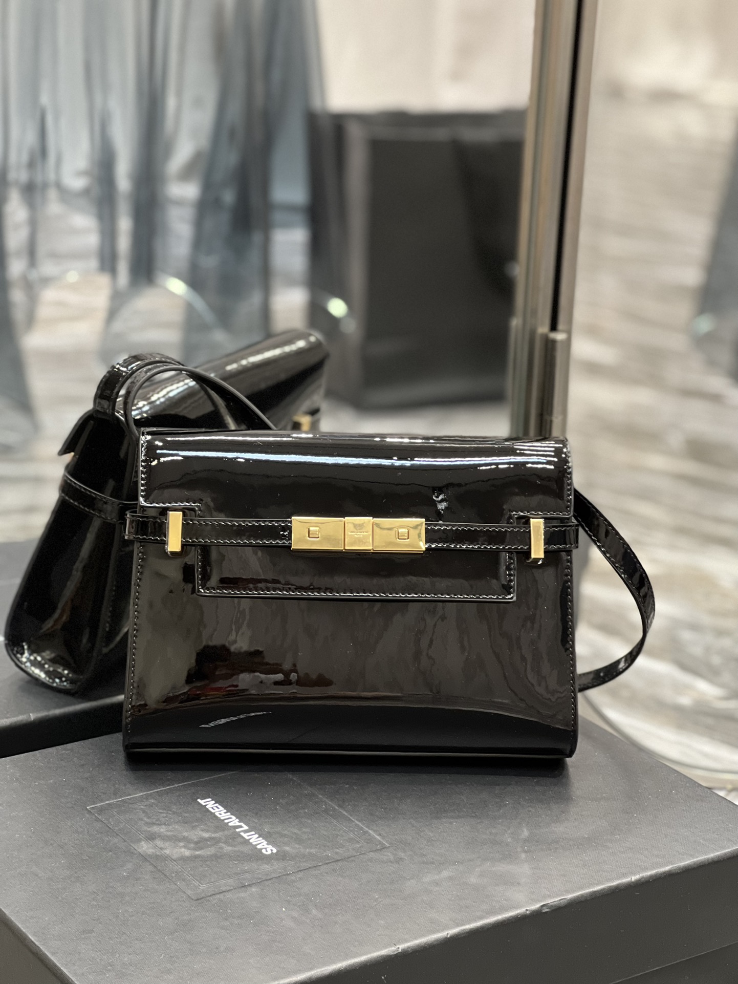 Handbags SAINT LAURENT 675626 size 24x17.5x6 cm - vstockx