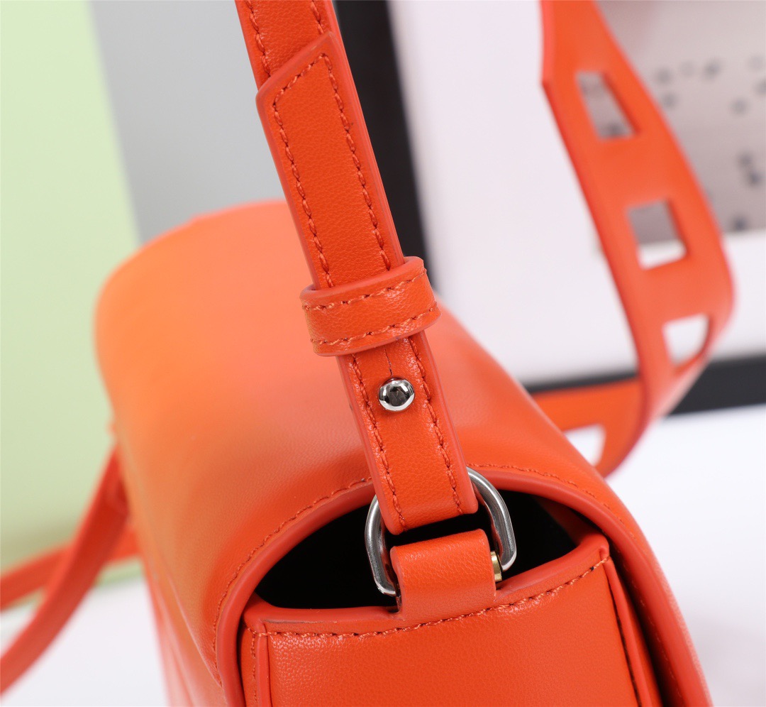 handbags OFF-White 573  6553870  size:24*18*9cm - vstockx