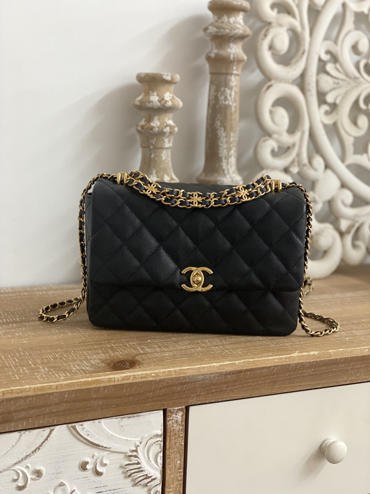 Handbag Chanel 3663 size 16*23*11.5 cm - vstockx