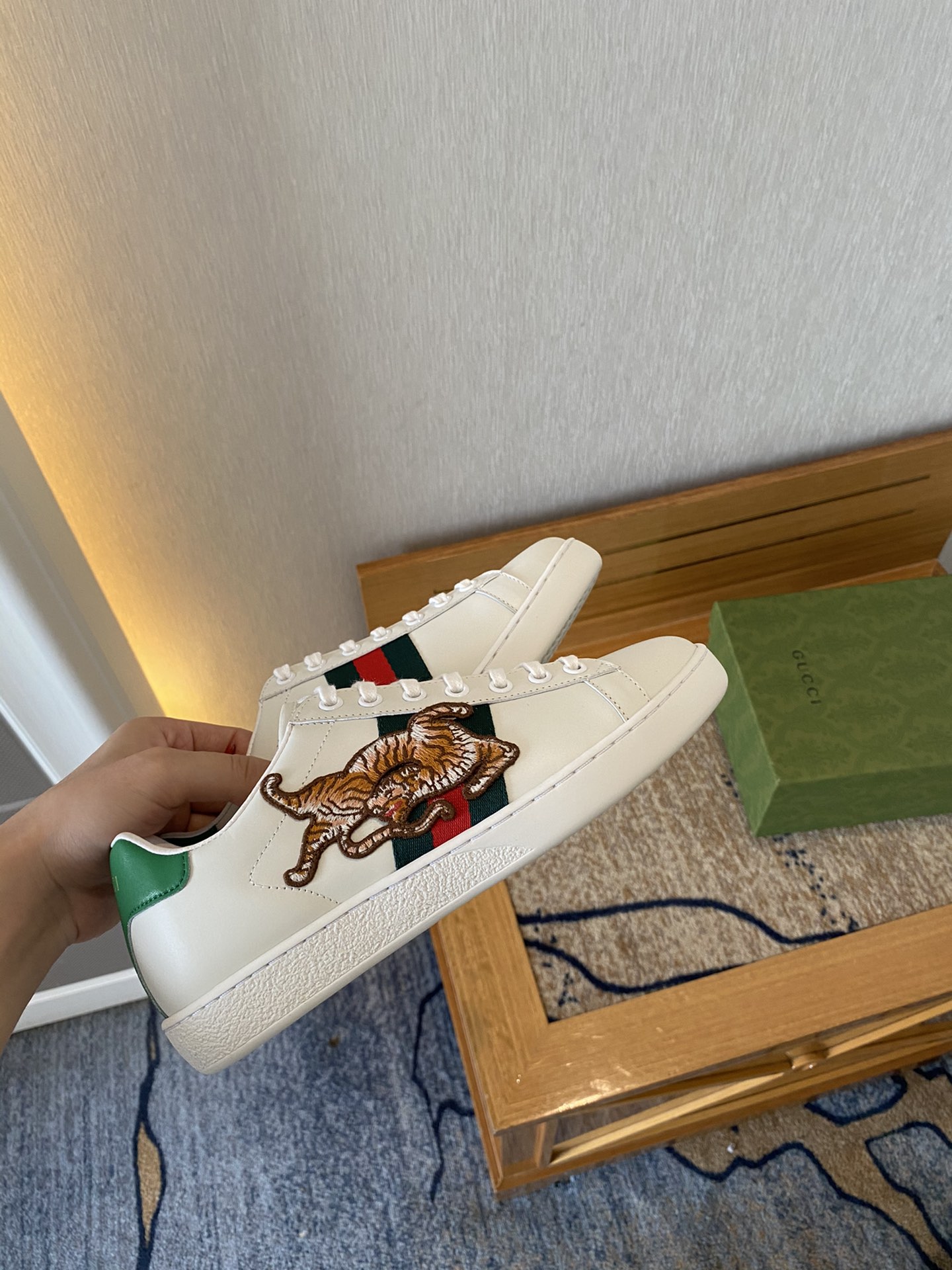 Gucci Women's Ace sneaker with bee sneaker 4 - vstockx