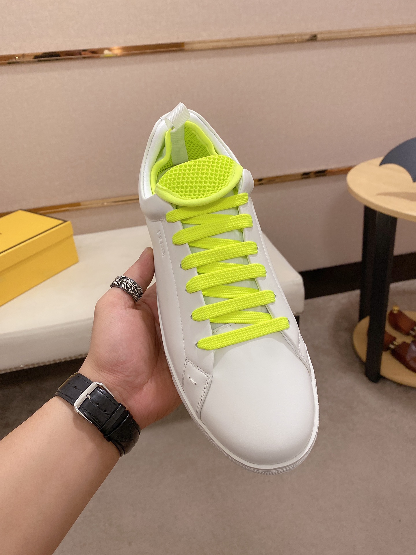 Fendi Low Top Sneakers 22 - vstockx