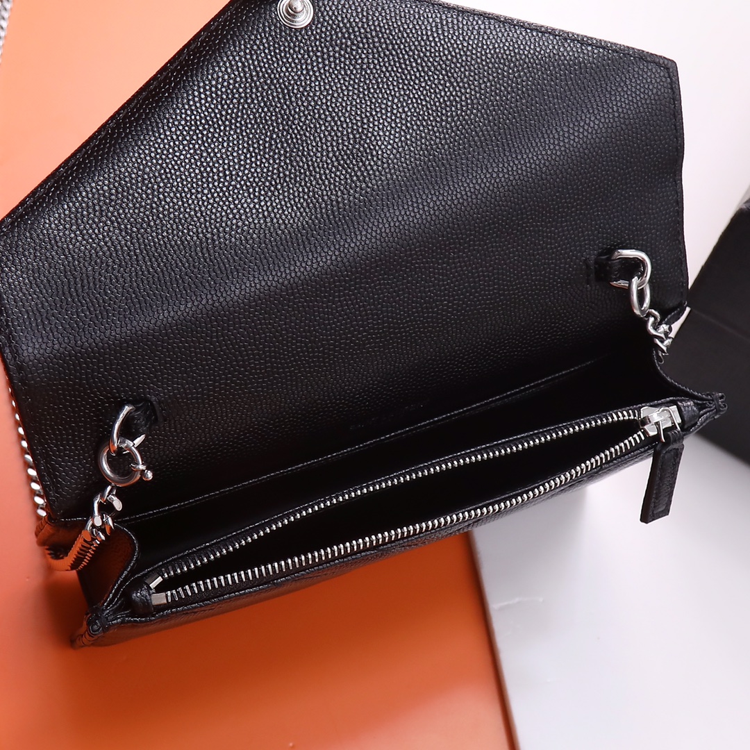 Handbags SAINT LAURENT 393953 size 19x11.5x4 cm - vstockx