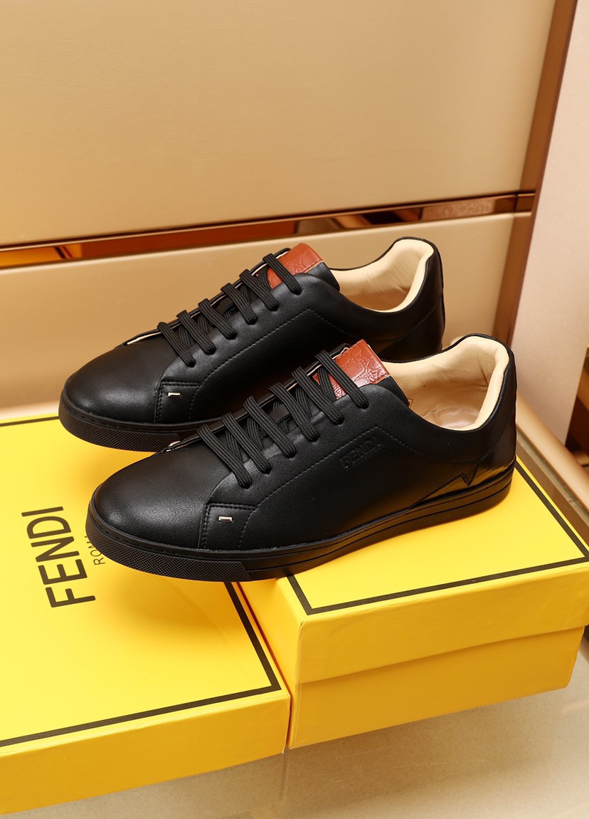 Fendi Low Top Sneakers 8 - vstockx
