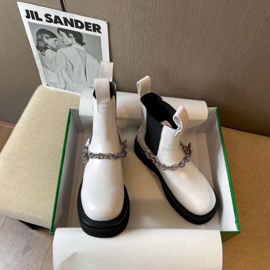 Bottega Veneta Boots 4 - vstockx