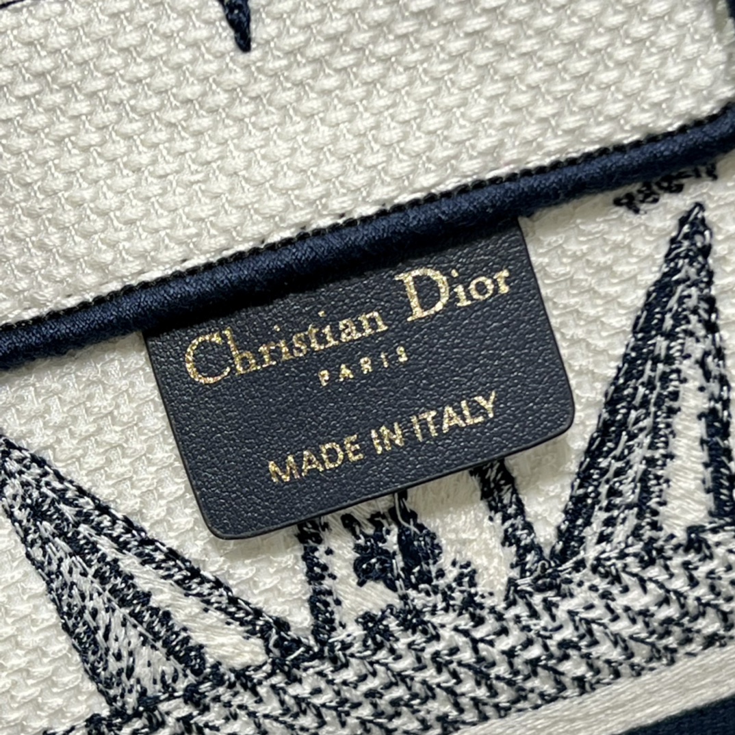 Handbag Dior 1265 size 26.5  21  14 cm - vstockx