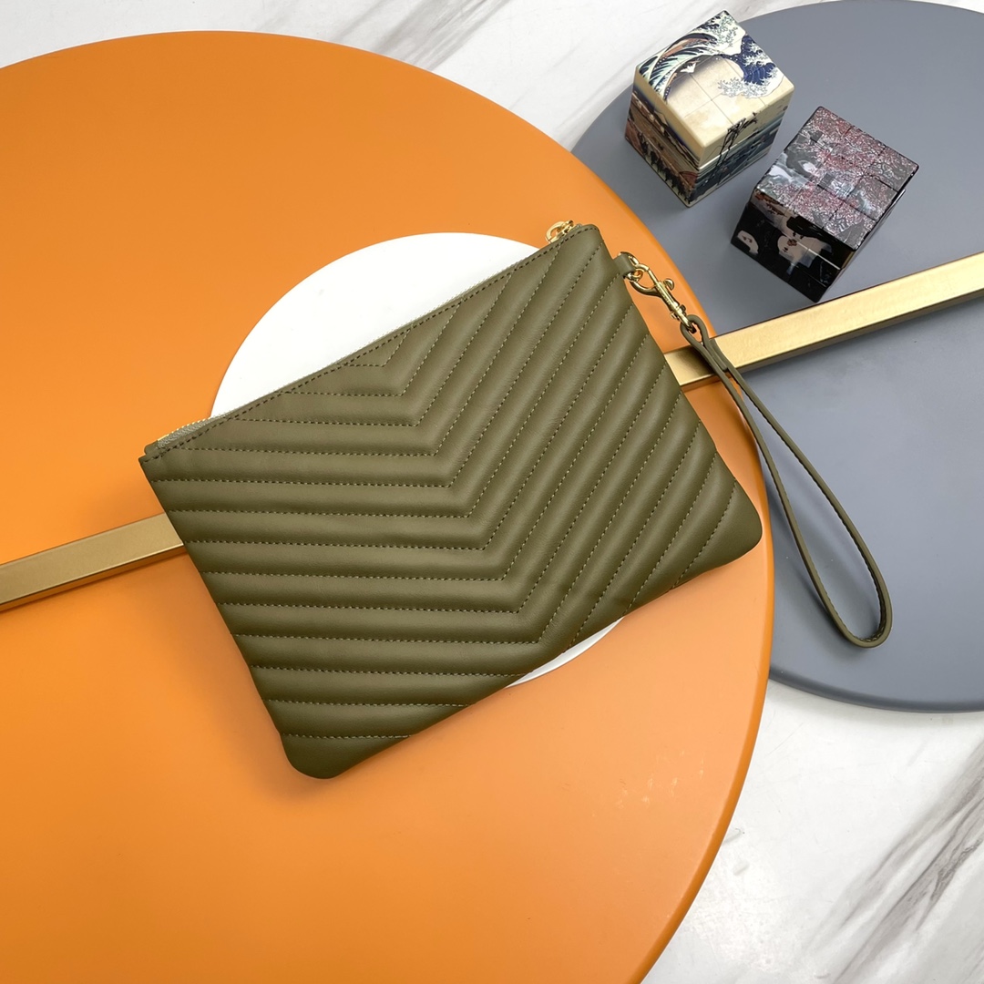 Handbags SAINT LAURENT 379039 size 24  17.5  1.5 cm - vstockx