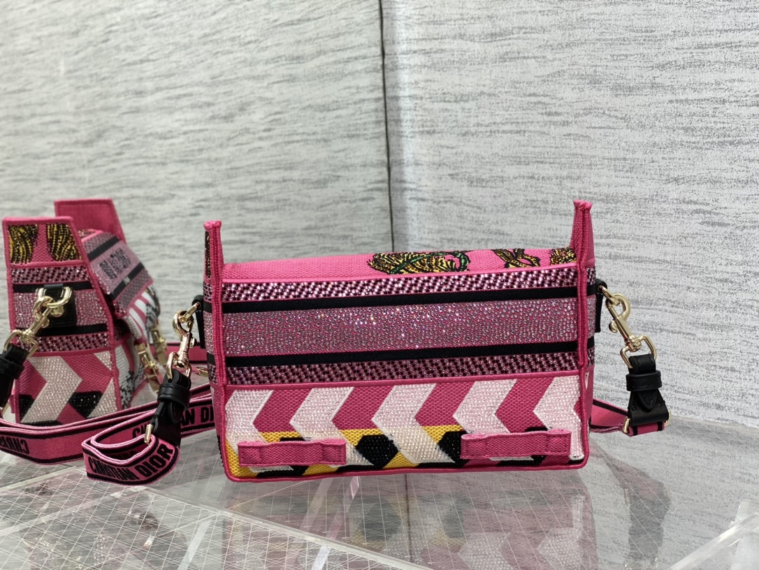 Handbag Dior size 23*15*8 cm - vstockx