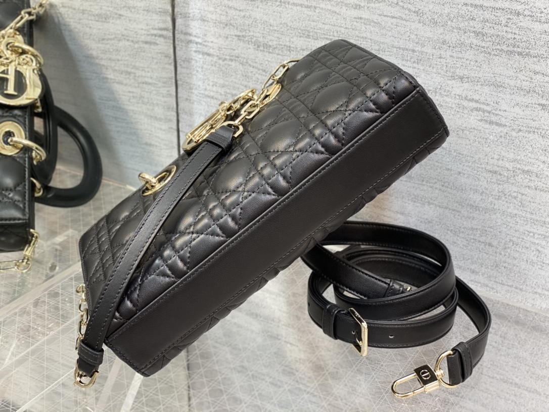 Handbag Dior size 26*6*14 cm - vstockx