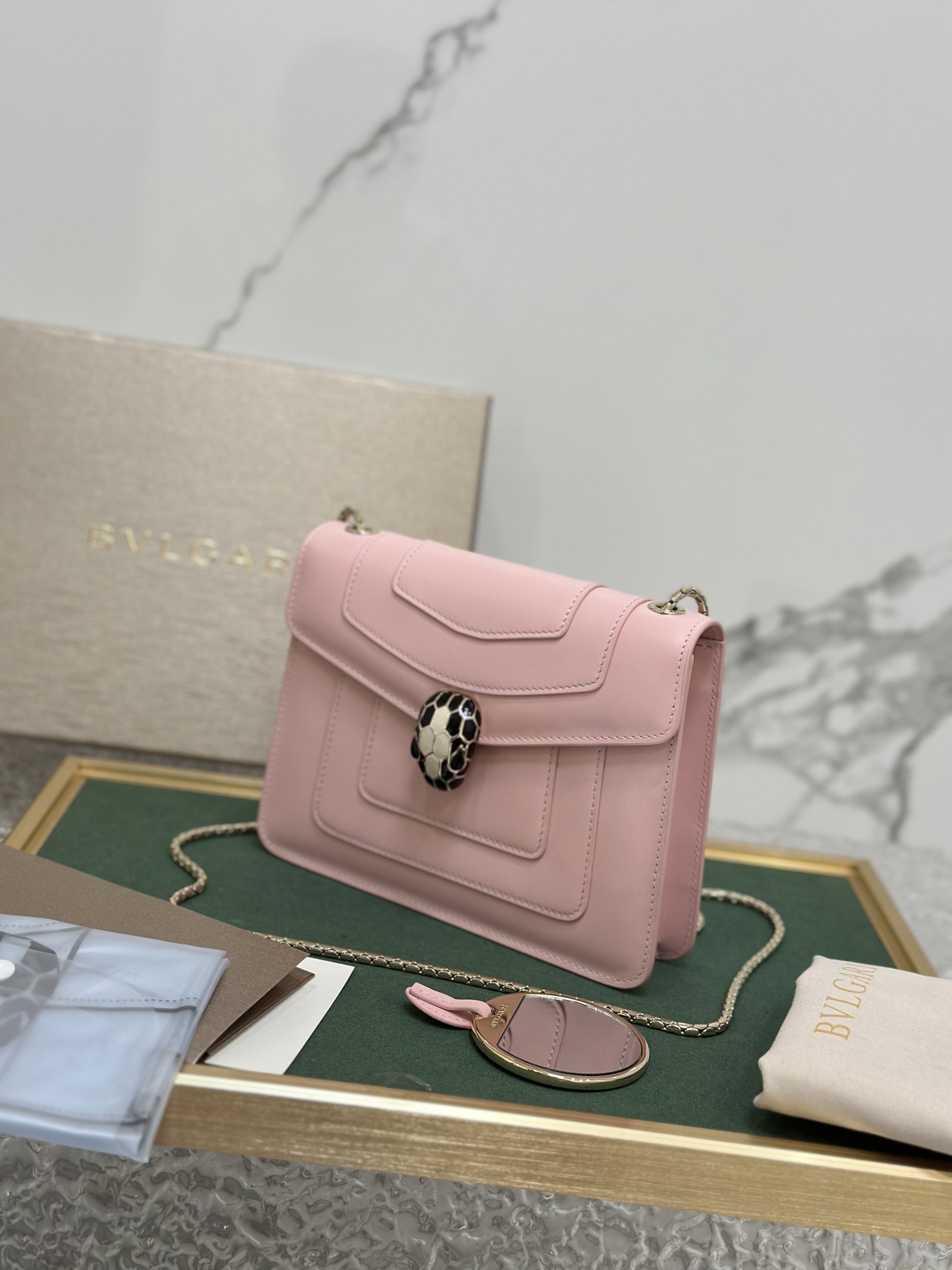 Handbags Bvlgari 35107 size:20*15*5 cm - vstockx