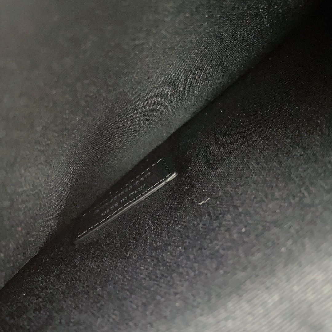 Handbags SAINT LAURENT 421863 size 26*20.5*12.5 cm - vstockx