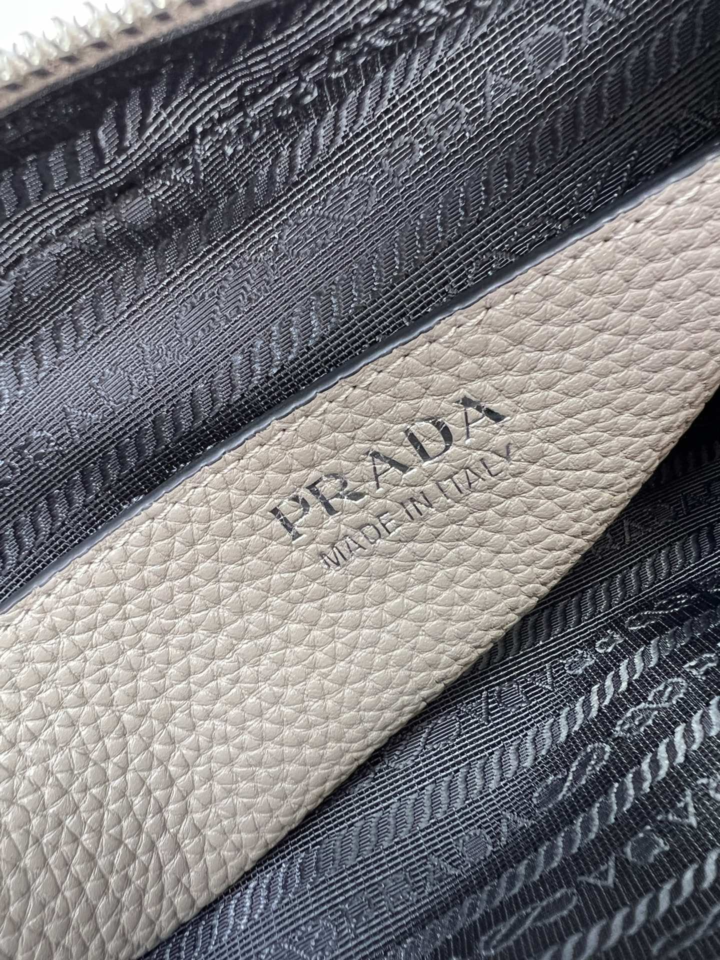 handbags prada 1BD082 22*14*8 - vstockx