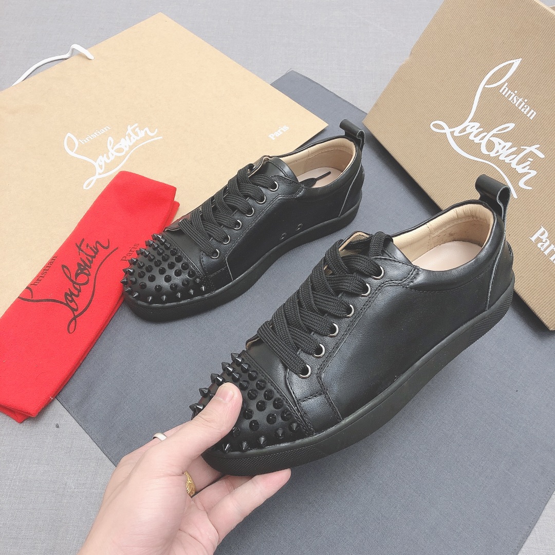 Christian Louboutin Louis Junior Spikes Orlato Flat Sneakers 5 - vstockx