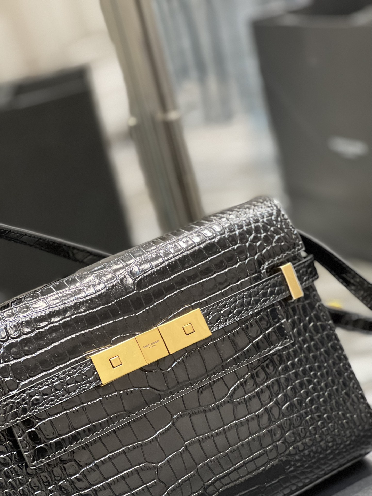 Handbags SAINT LAURENT 675626 size 24x17.5x6 cm - vstockx