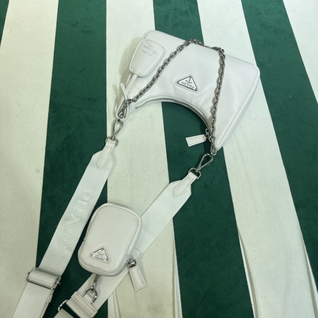 Handbags Prada 1BH240 size:22*12*6 cm - vstockx