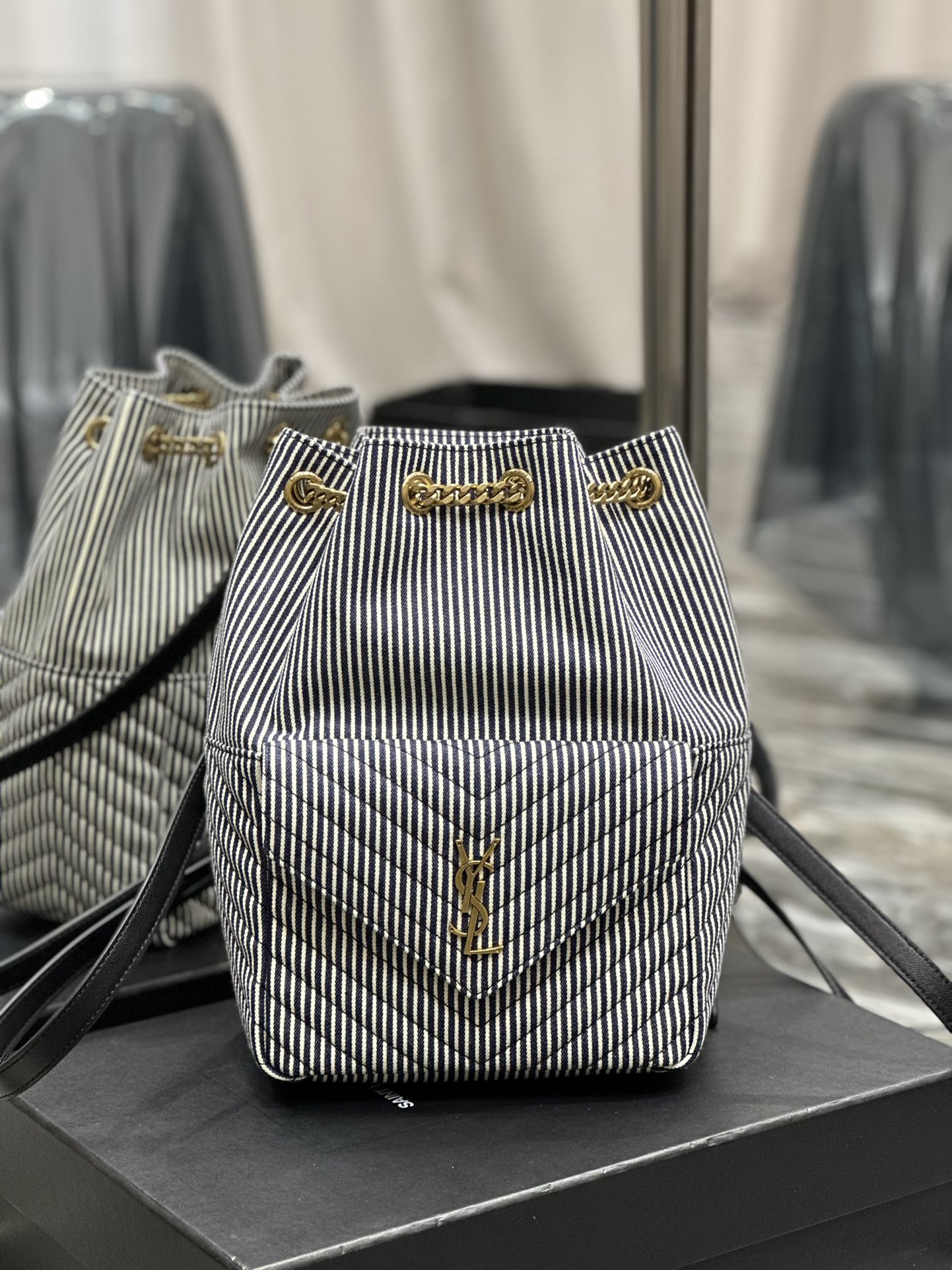 Handbags SAINT LAURENT 672609 size 22  29  15 cm - vstockx
