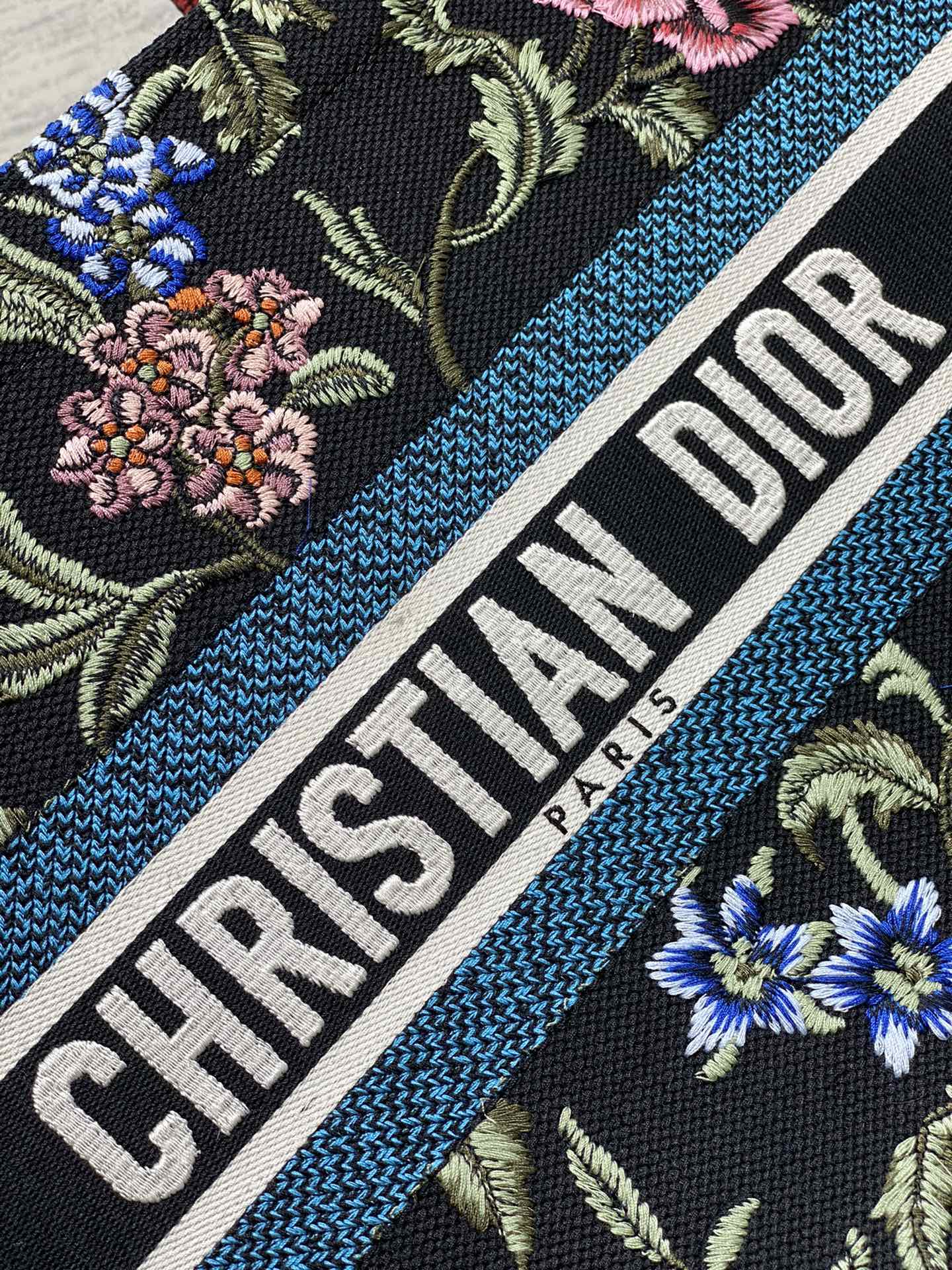 Handbag Dior size 36*18*28 cm - vstockx