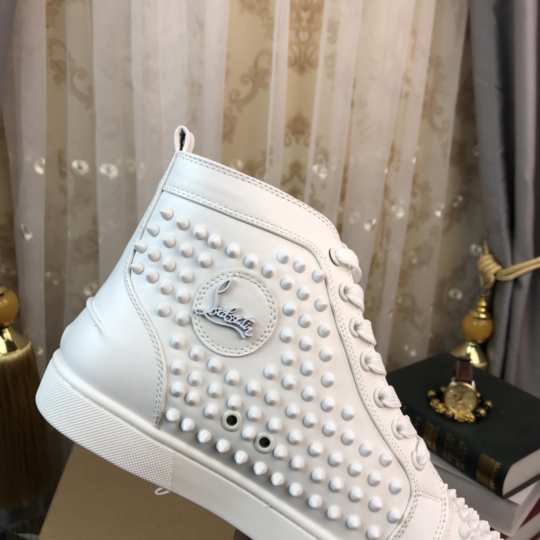 Christian Louboutin Louis Junior Spikes Orlato Flat Sneakers 3 - vstockx