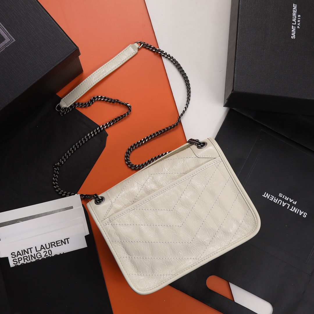 Handbags SAINT LAURENT 533037 size 22x16.5x12 cm - vstockx