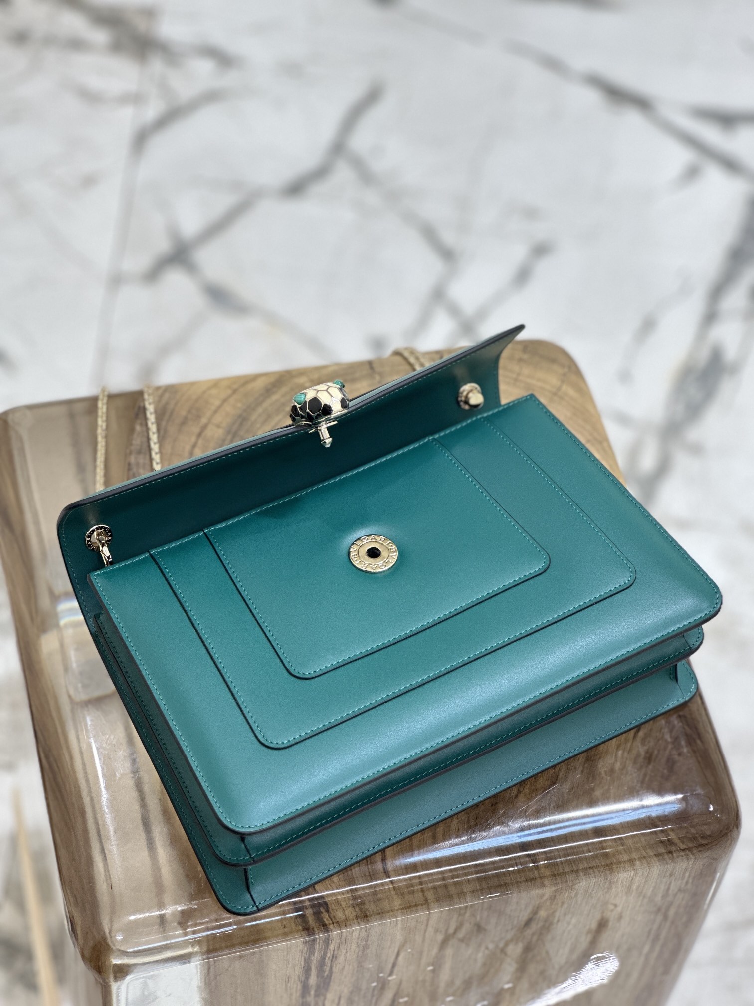 Handbags Bvlgari 35362 size:28*19*8 cm - vstockx