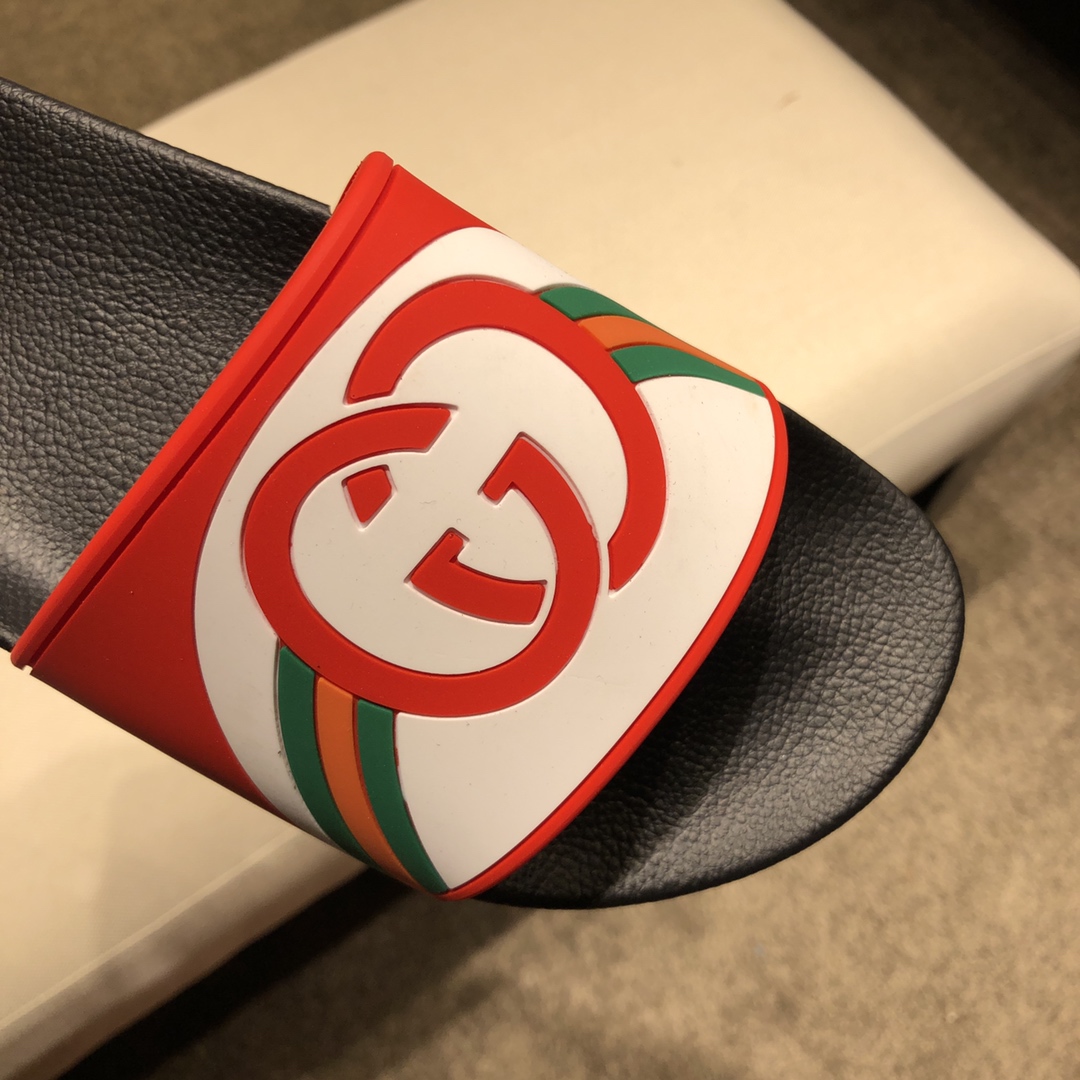 Gucci Slippers 43 - vstockx