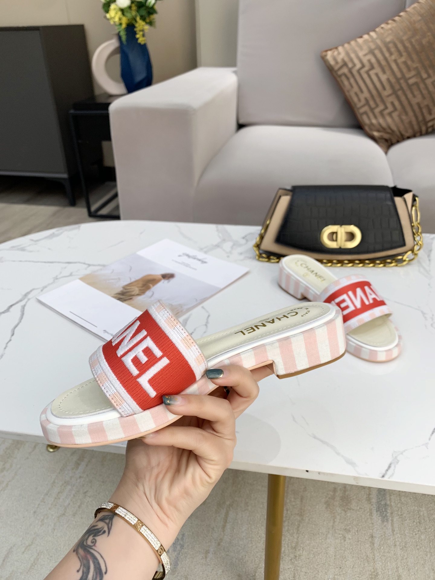 Chanel Slides 17 - vstockx