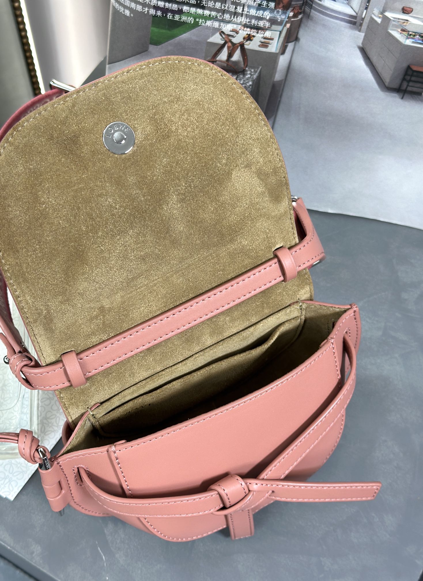 Handbags LOEWE   size:15*12.5*9cm - vstockx