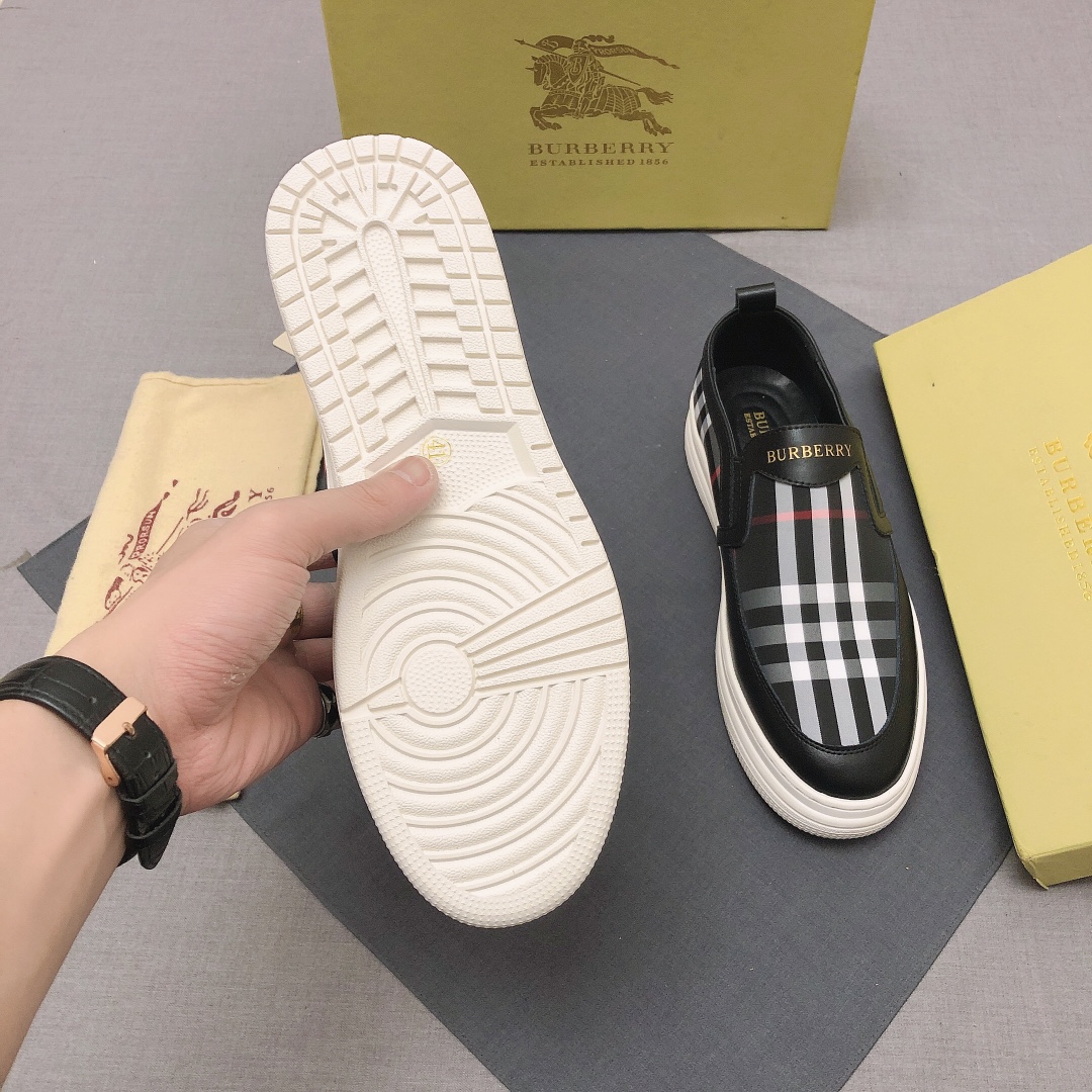 Burberry Perforated Check Sneaker 39 - vstockx