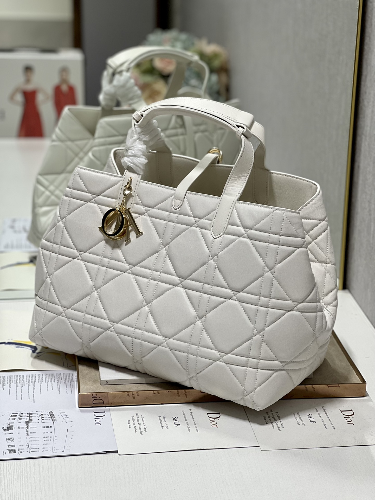 Handbag Dior 1188 size 37  43  22 cm - vstockx