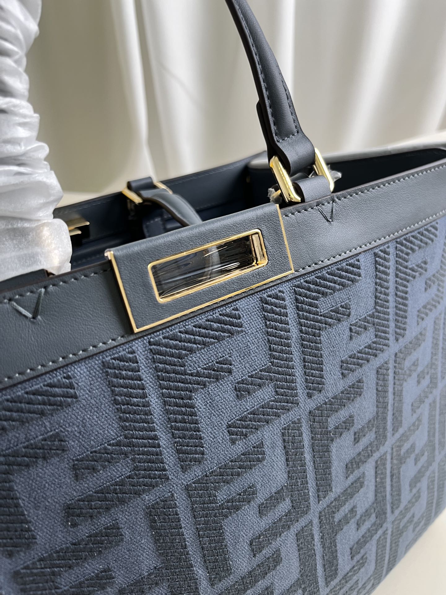 handbags FENDI 1819 size:40*12*29cm - vstockx